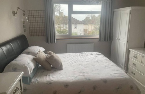 Hove House | 3 bedrm house/free parking/garden/15 walk 2 beach