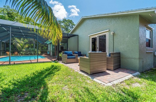 Sandalfoot Cove House | 3-bedrm Paradise, pool home centrally located in beautiful Boca Raton, free WiFi