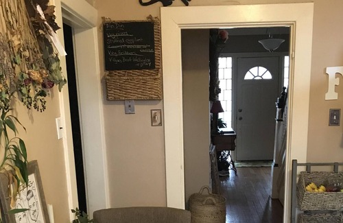 South Hills House | 3 Bedroom 1 Bath Amazing Backyard - 1 min walk from the Trolley (leads downtown)