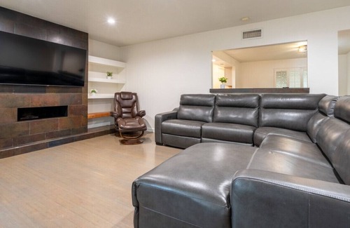 Bonita House | 3 Bedroom, 2 Bath, Backyard
