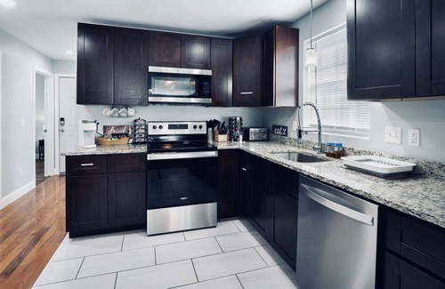 Upper South Providence Apartment | 3 Bedroom 2 bath cozy apartment — Just 5 minutes from Downtown!