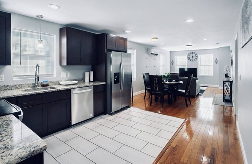 Upper South Providence Apartment | 3 Bedroom 2 bath cozy apartment — Just 5 minutes from Downtown!