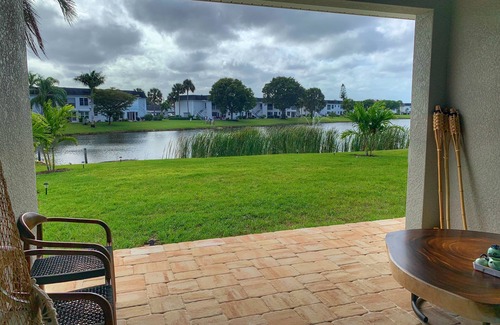 Cypress Lake Villa | 3 bedroom/2 bath home near Ft. Myers and Sanibel beaches.