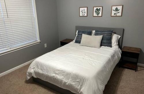 Mount Berry House | 3 bedroom, 2 bath house near tennis center