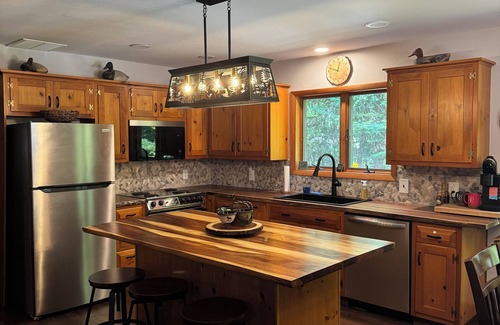 Old Forge House | 3 Bedroom, 2 Bath Secluded Old Forge Log Cabin