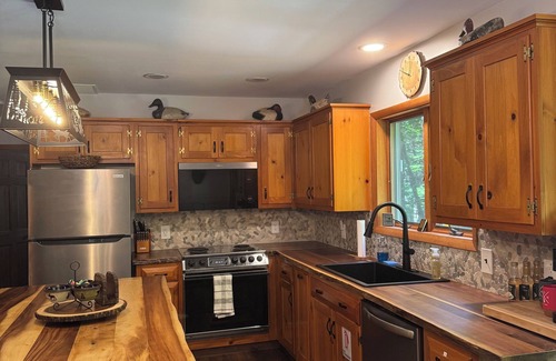 Old Forge House | 3 Bedroom, 2 Bath Secluded Old Forge Log Cabin