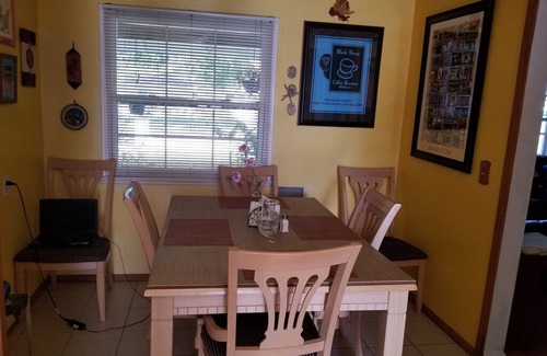 Hermosa Village House | 3 Bedroom 2 Bath Walk To Disney House