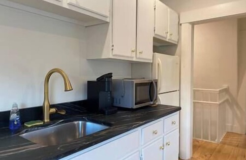 Alton House | 3 bedroom , 2 bath with views of the Lake