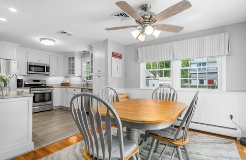 West Harwich House | 3 bedroom 2 bathroom single level home half mile from beaches