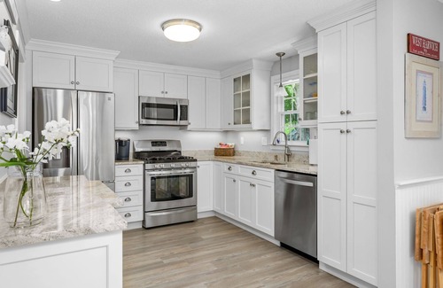 West Harwich House | 3 bedroom 2 bathroom single level home half mile from beaches