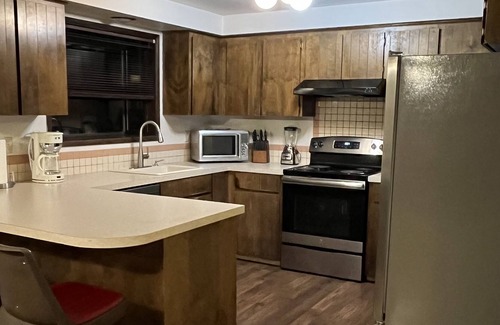 Vancouver House | 3 bedroom 2 bathroom furnished and fenced house family and pet friendly