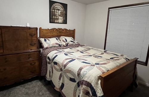 Vancouver House | 3 bedroom 2 bathroom furnished and fenced house family and pet friendly