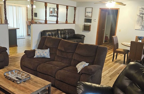 Springville House | 3-bedroom 3-bath house in Springville, TN. KY LAKE FISHING . Bring your boat !