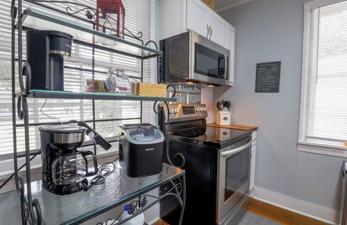 Hattiesburg House | 3-bedroom/3 bathroom Southern Cottage in the center of everything.