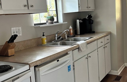 Cullman House | 3 bedroom/3 bathroom house in charming Cullman minutes to lake, town, interstate