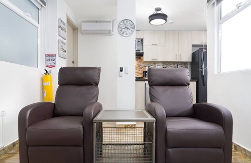Medellin Apartment | 3 Bedroom 3 Hot tub AC part time doorman balcony apartment.