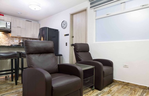 Medellin Apartment | 3 Bedroom 3 Hot tub AC part time doorman balcony apartment.