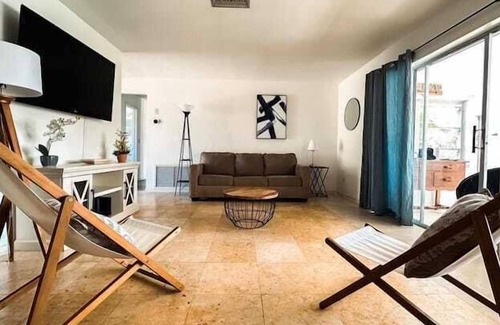 Deltona Lakes Apartment | 3 Bedroom 647889 by Houzlet