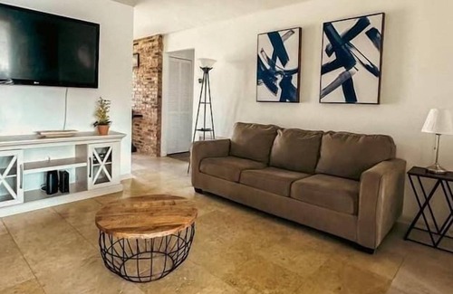 Deltona Lakes Apartment | 3 Bedroom 647889 by Houzlet
