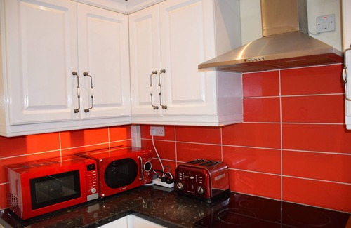 Walpole Apartment | 3 Bedroom apartment, 2 Bathrooms, 10 min. tube, 20 min. City centre