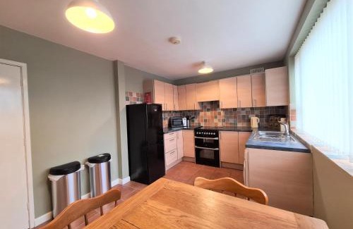 Acresford Apartment | 3 Bedroom Apartment Coventry - Hosted by Coventry Accommodation