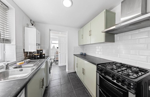 Rochester East Ward Apartment | 3-bedroom apartment in Amherst