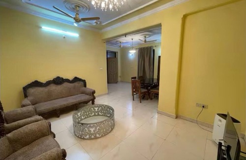Mohangarh Apartment | 3-bedroom apartment in heart of Lucknow with AC, WiFi. Enjoy your stay