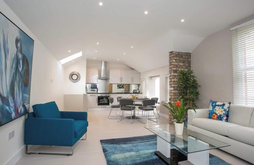 Ballsbridge Apartment | 3 Bedroom Apartment In the heart of Dublin 4