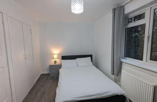 Gorgie Apartment | 3 Bedroom Apartment Sleeps 8
