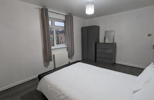 Gorgie Apartment | 3 Bedroom Apartment Sleeps 8