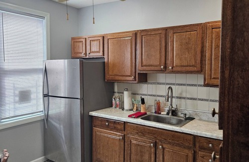 Greenville Apartment | 3-bedroom apartment in serene Jersey City with WiFi, AC