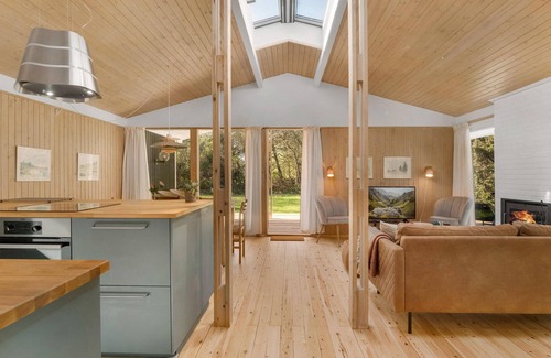 Øer Strand House | 3 bedroom awesome home in Ebeltoft
