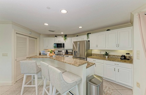 Englewood Condo | 3 Bedroom-Beach Front Condo w/Beautiful Views of the Gulf
