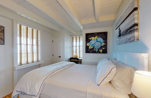 Nantucket Cottage | 3 Bedroom Beach Front Cottage - 14 Sheep Pond Road