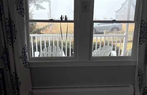 Wilburs Point House | 3-bedroom beach house in tranquil Fairhaven with Gazebo, WiFi, AC.Relax & unwind