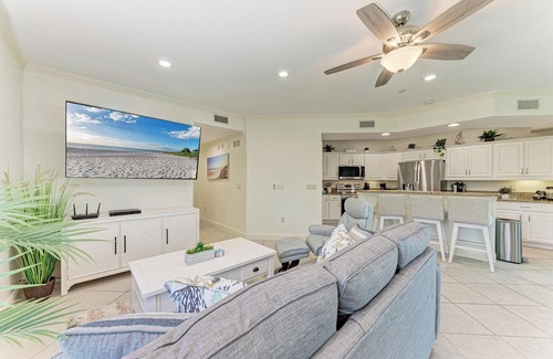 Englewood Condo | 3 Bedroom- Beachfront Condo with Beautiful Views of the Gulf