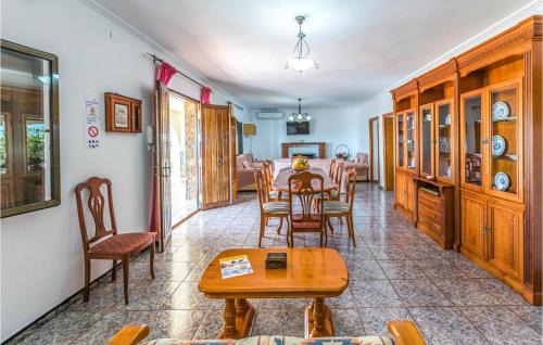 Montoro House | 3 Bedroom Beautiful Home In Montoro