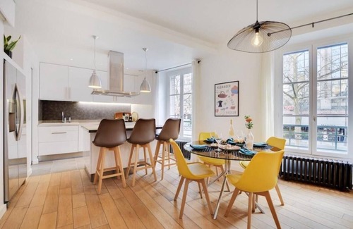 Montparnasse Apartment | 3 BEDROOM BRIGHT & CHEERFUL PARISIAN VACATION RENTAL