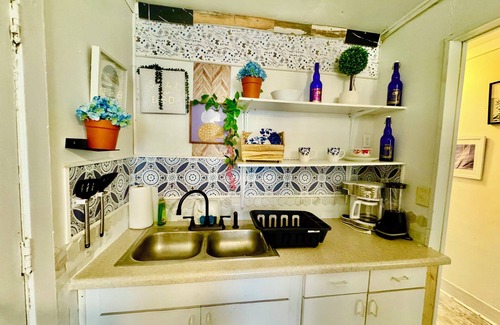 Urban Core House | 3-bedroom bungalow in fabulous downtown Springfield area in JAX FL- WiFi, AC