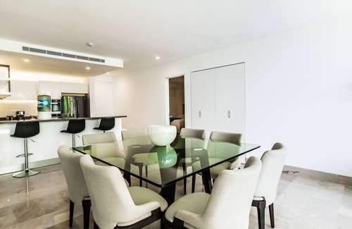 Downtown Condo | 3 Bedroom by the beach for 6 persons in Oceana by BRIC in Superb Location!