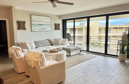 Orchid Island Condo | 3-bedroom condo in peaceful Indian River Shores w/penthouse views sunset/sunrise