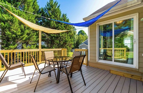Northeast Raleigh House | 3-bedroom Canary Cottage: King Master - 10 Min from Dtownn