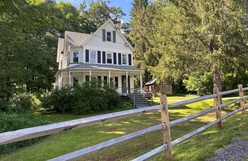 Livingston Manor House | 3 Bedroom Catskills Farmhouse in Livingston Manor w Hot Tub