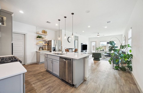Southeast Houston House | 3-bedroom charming house with WiFi, close to Downtown/Texas Medical Center