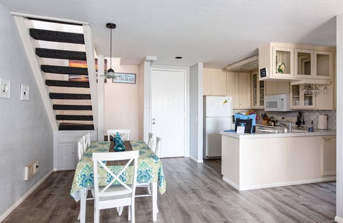 Townsite Condo | 3 Bedroom! - Complex is on the Beach with Huge Pools & Hot Tubs! Family's Love it Here!