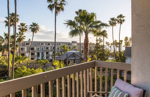 Townsite Condo | 3 Bedroom! - Complex is on the Beach with Huge Pools & Hot Tubs! Family's Love it Here!