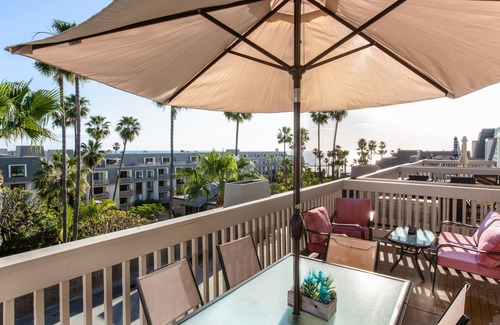 Townsite Condo | 3 Bedroom! - Complex is on the Beach with Huge Pools & Hot Tubs! Family's Love it Here!