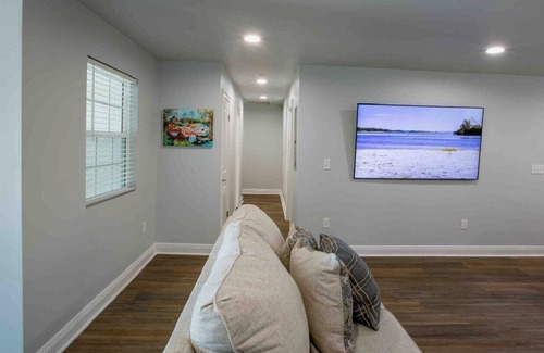 Metairie Condo | 3 Bedroom Condo 15 min to Downtown New Orleans