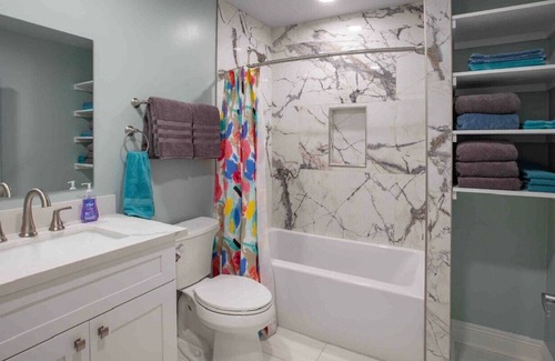 Metairie Condo | 3 Bedroom Condo 15 min to Downtown New Orleans