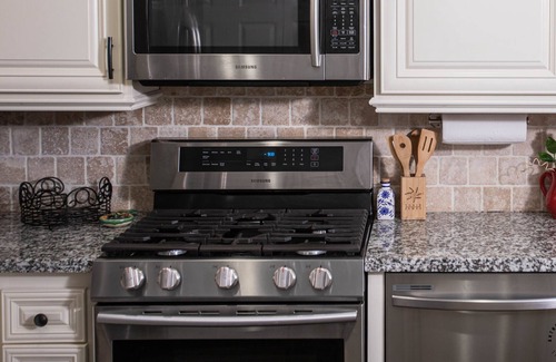 Azusa Condo | 3-Bedroom Condo, Hollywood Azusa Canyon